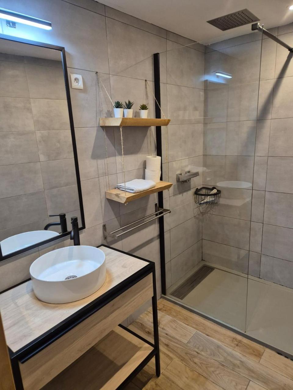 T2 Moderne Hypercentre 40M2, Au Pied De La Cathedrale Apartment Auch Exterior photo